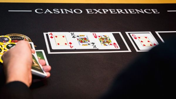 A importância de uma boa primeira experiência em grandes torneios de poker  ao vivo